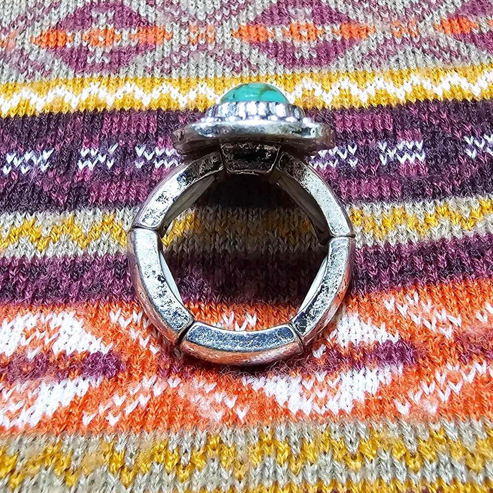 Ring. Southwestern-Style. Burnished Silver. Turquoise Stone. One Size Fits Most. - Picture 4 of 5
